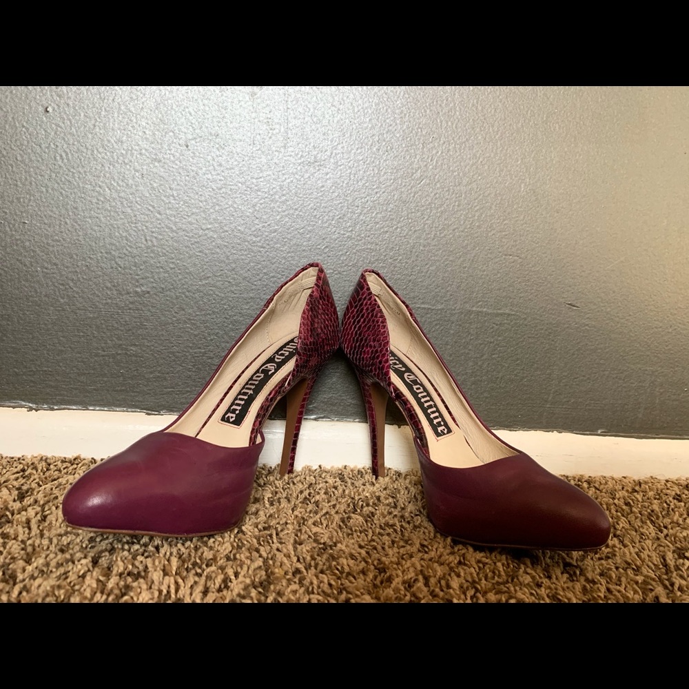 Juicy Couture Elise burgundy snakeskin heels sz 8